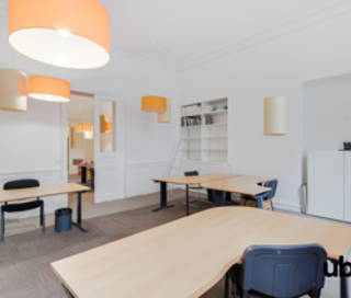 Bureau privé 32 m² 6 postes Coworking Rue des Petits Champs Paris 75002 - photo 1